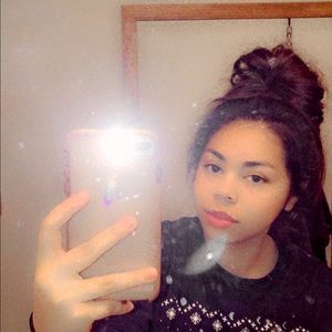 Meet your Posher, Leticia